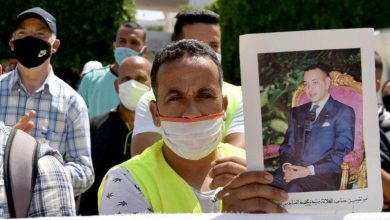 Photo de Bloqués au Maroc depuis plus de trois mois en raison de la crise sanitaire liée au covid-19, les Marocains résidant en Italie ont organisé, lundi 29 juin, un sit-in devant le siège du Parlement à Rabat pour exiger leur rapatriement. Ils ont appelé le roi Mohammed VI à leur « venir en aide ».