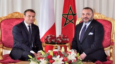 Photo de Fête du Trône : Emmanuel Macron félicite le Souverain